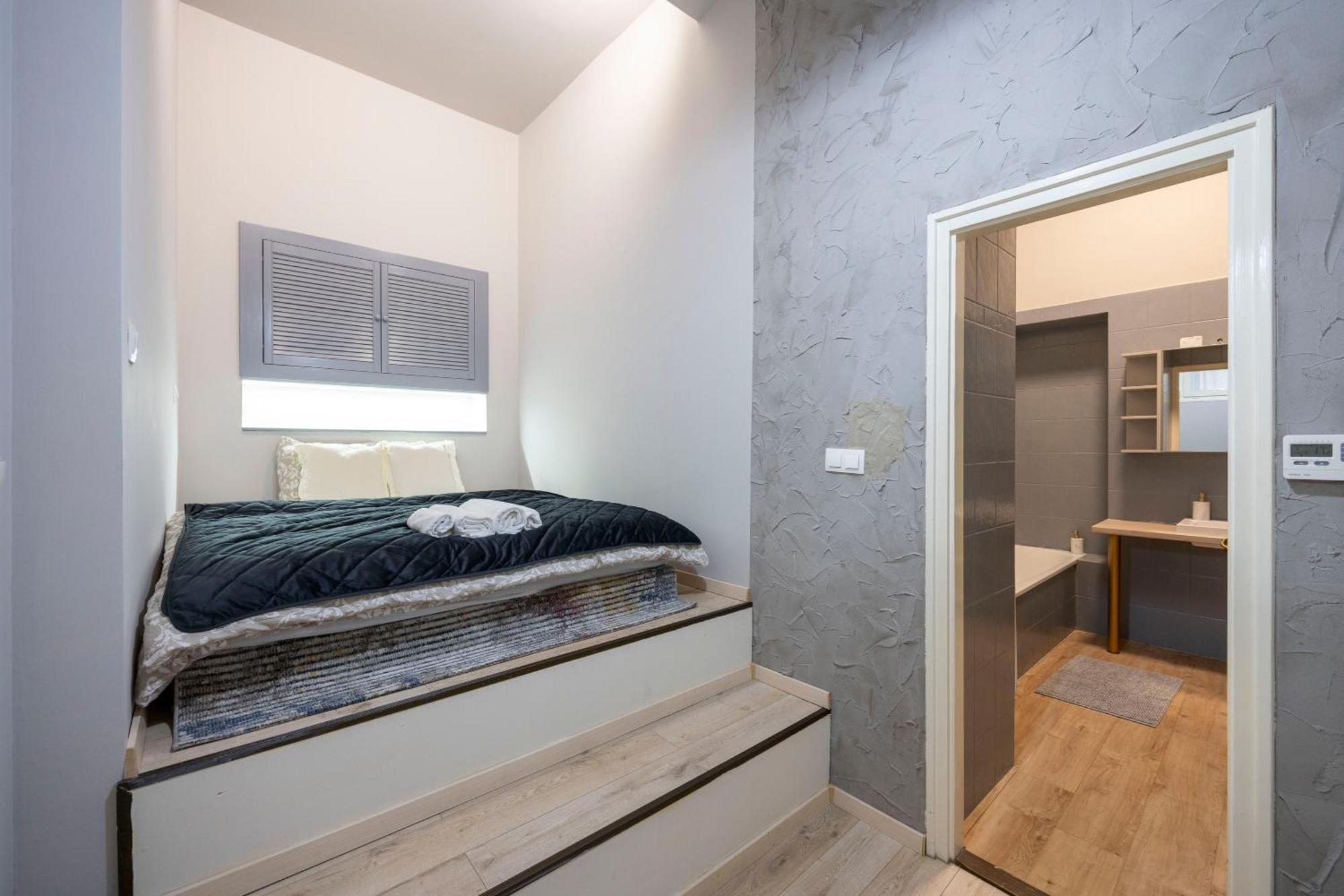 Apartamento Hidden Gem With Terrace On The Andrassy Fashion Road Budapest Exterior foto